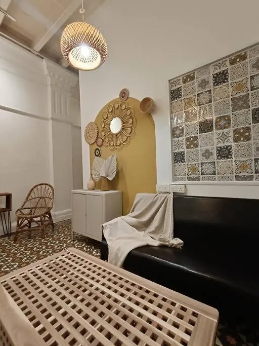 Unesco Bohemian Style Heritage House At Georgetown 5Br 14 Pax 0*, George Town