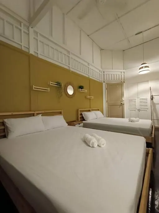 Unesco Bohemian Style Heritage House At Georgetown 5Br 14 Pax Holiday home George Town
