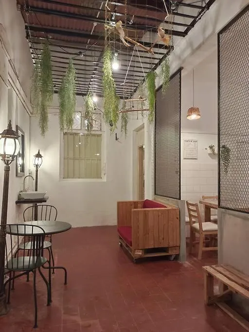 Unesco Bohemian Style Heritage House At Georgetown 5Br 14 Pax Malaysia